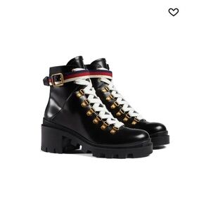 Gucci Leather ankle boot with Sylvie Web